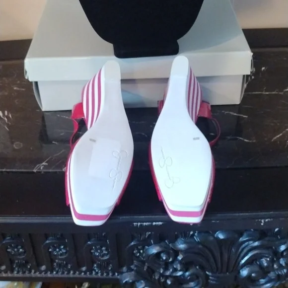 Jessica Simpson Sandals - Picture 5 of 10